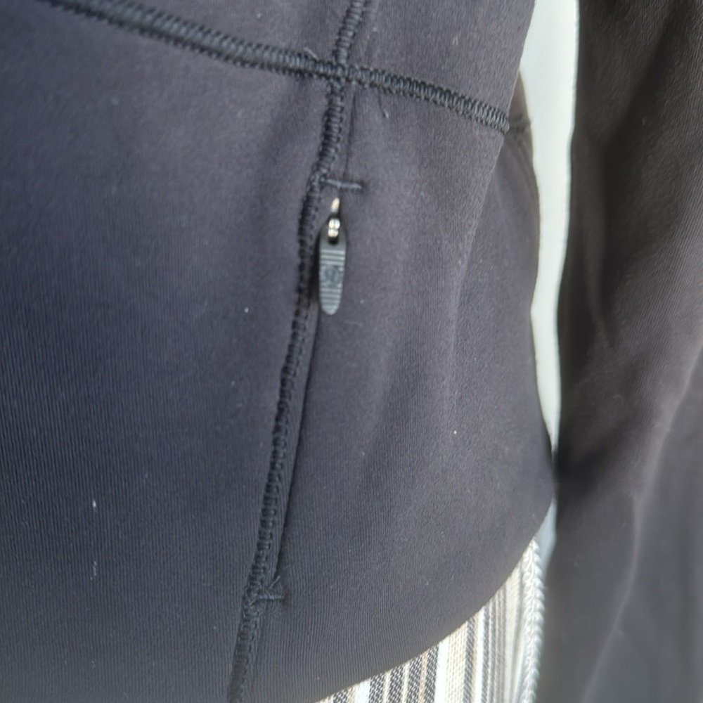 Lululemon Top - 6 - Picture 5 of 6